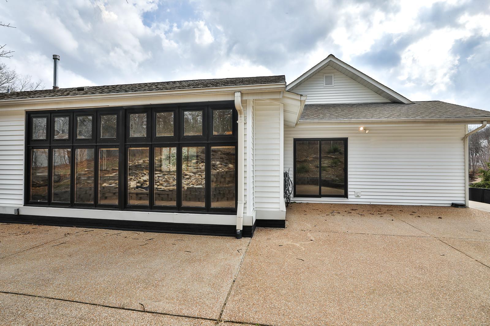 5974 Summerhedge Place