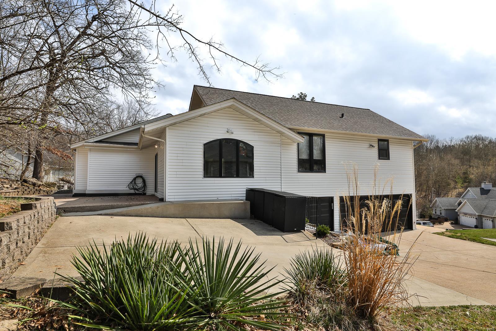 5974 Summerhedge Place