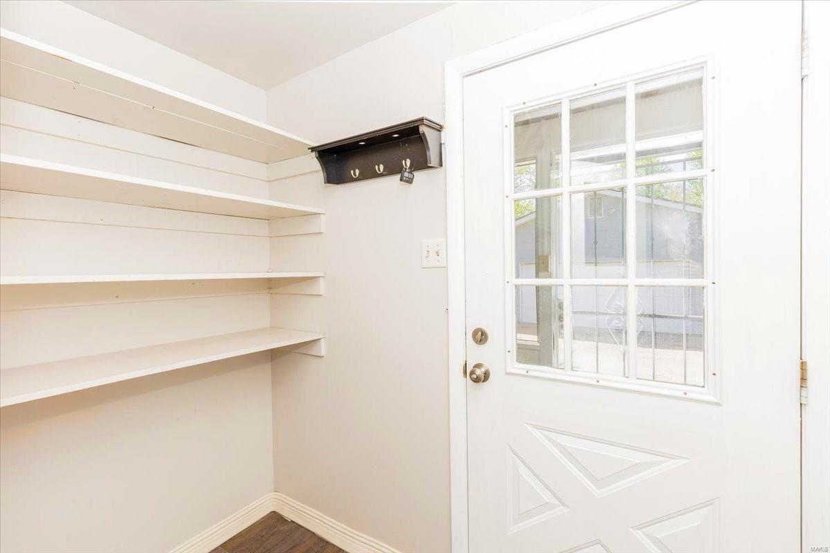 8128 Ellerton Avenue