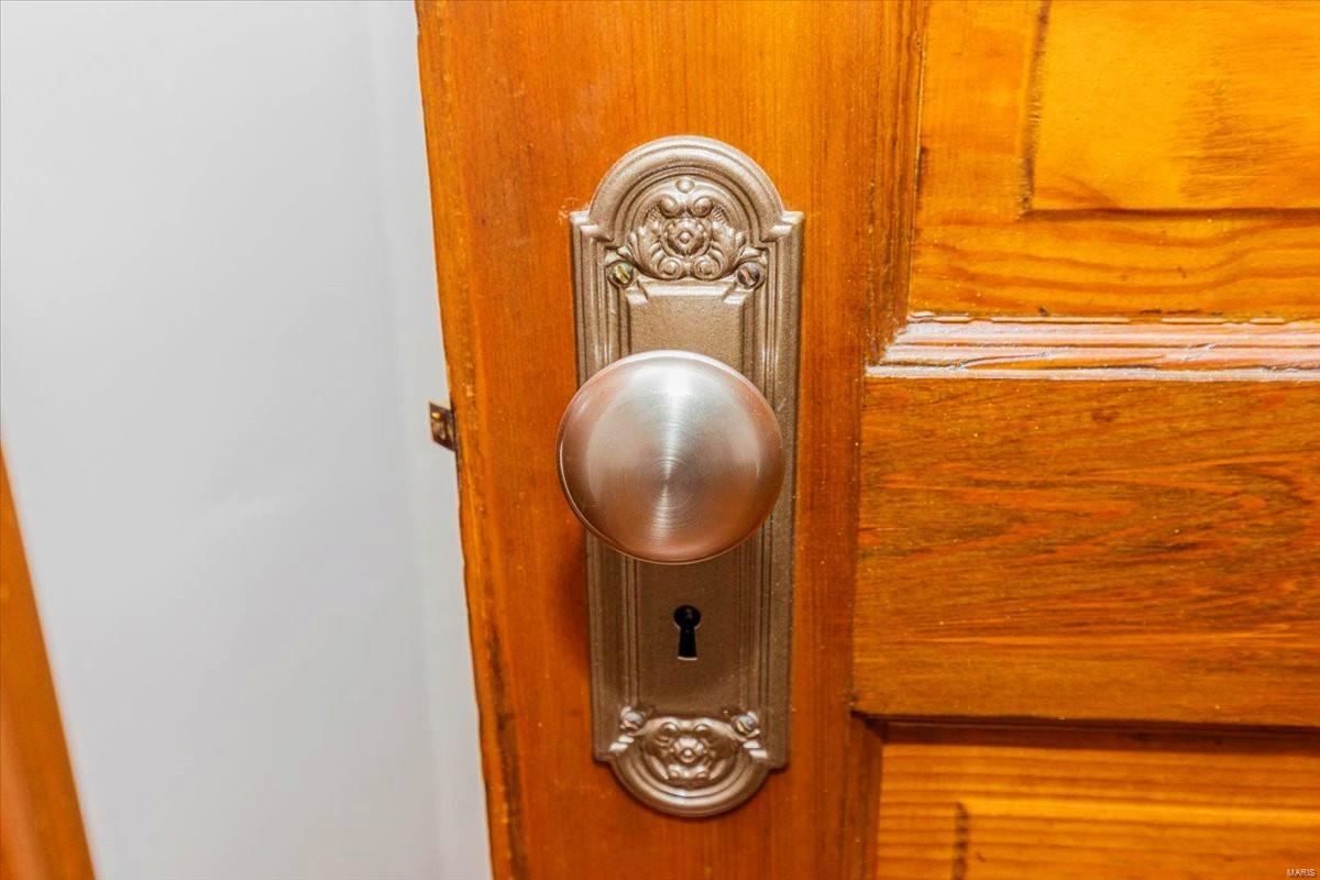 8128 Ellerton Avenue