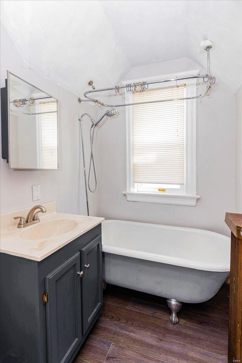 8128 Ellerton Avenue