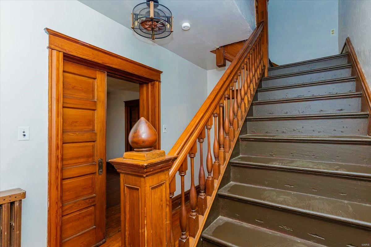 8128 Ellerton Avenue