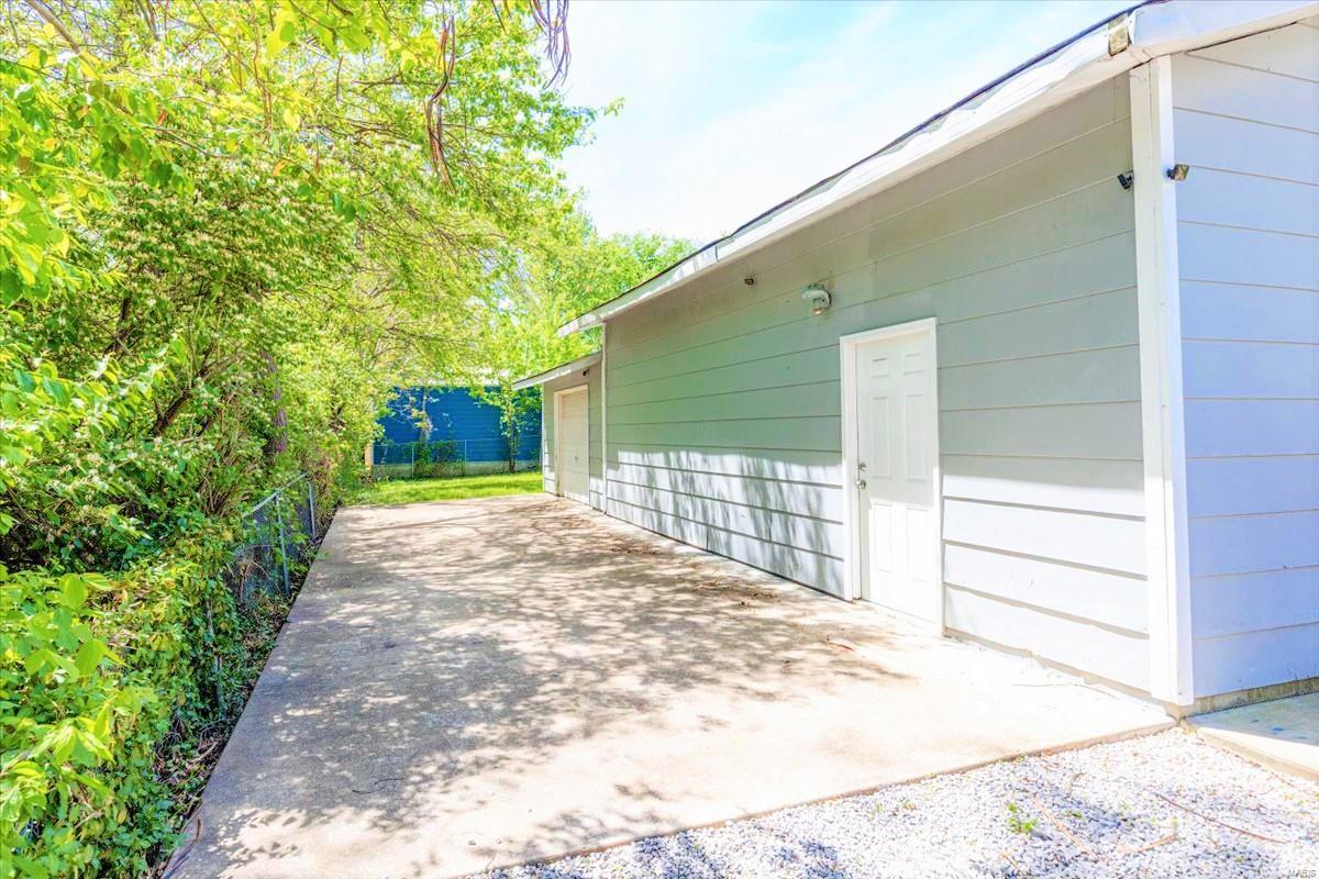 8128 Ellerton Avenue