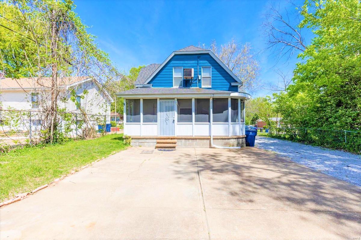 8128 Ellerton Avenue