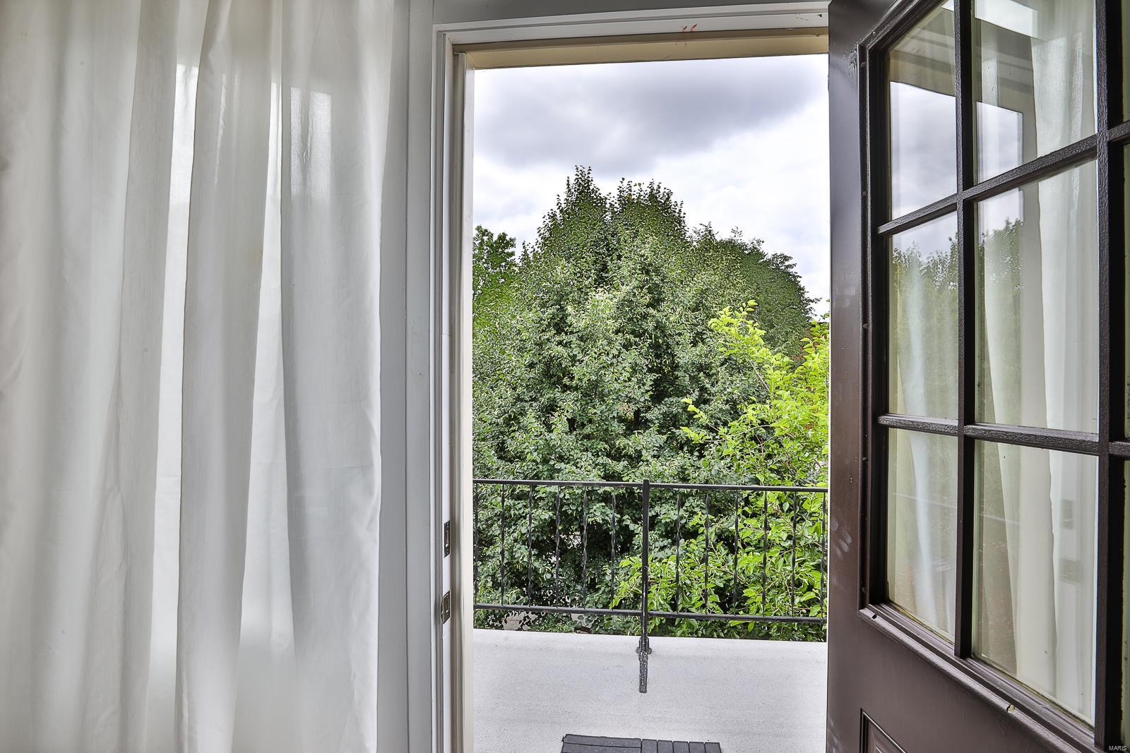 4053 Botanical Avenue