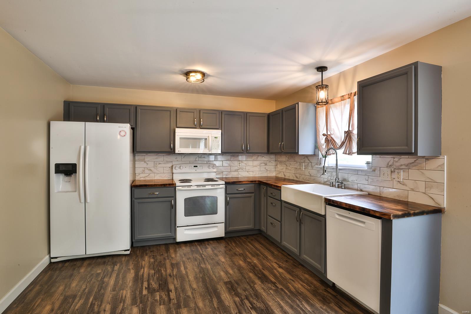 5009 Sweetbrier Court