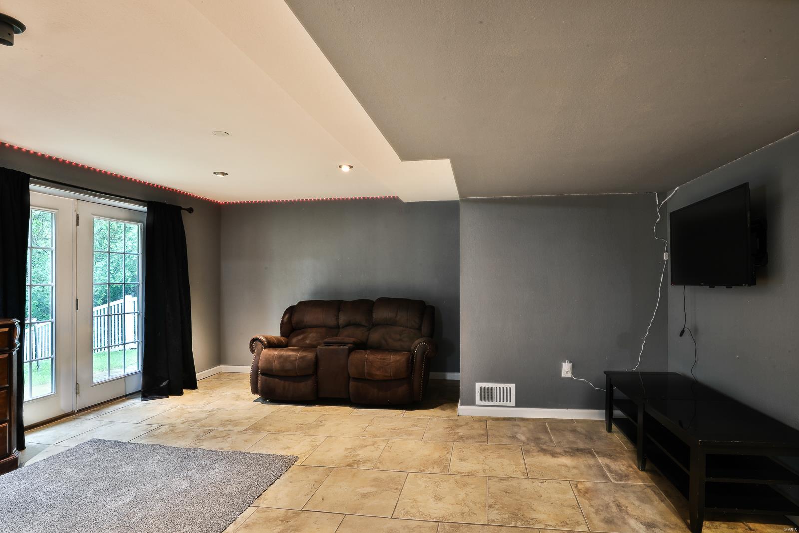 5009 Sweetbrier Court