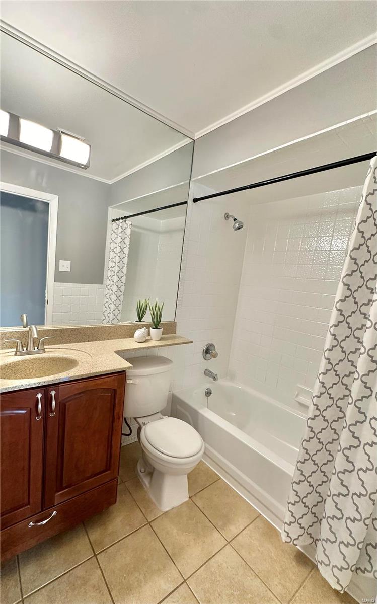 10379 Forest Brook Lane Unit: G