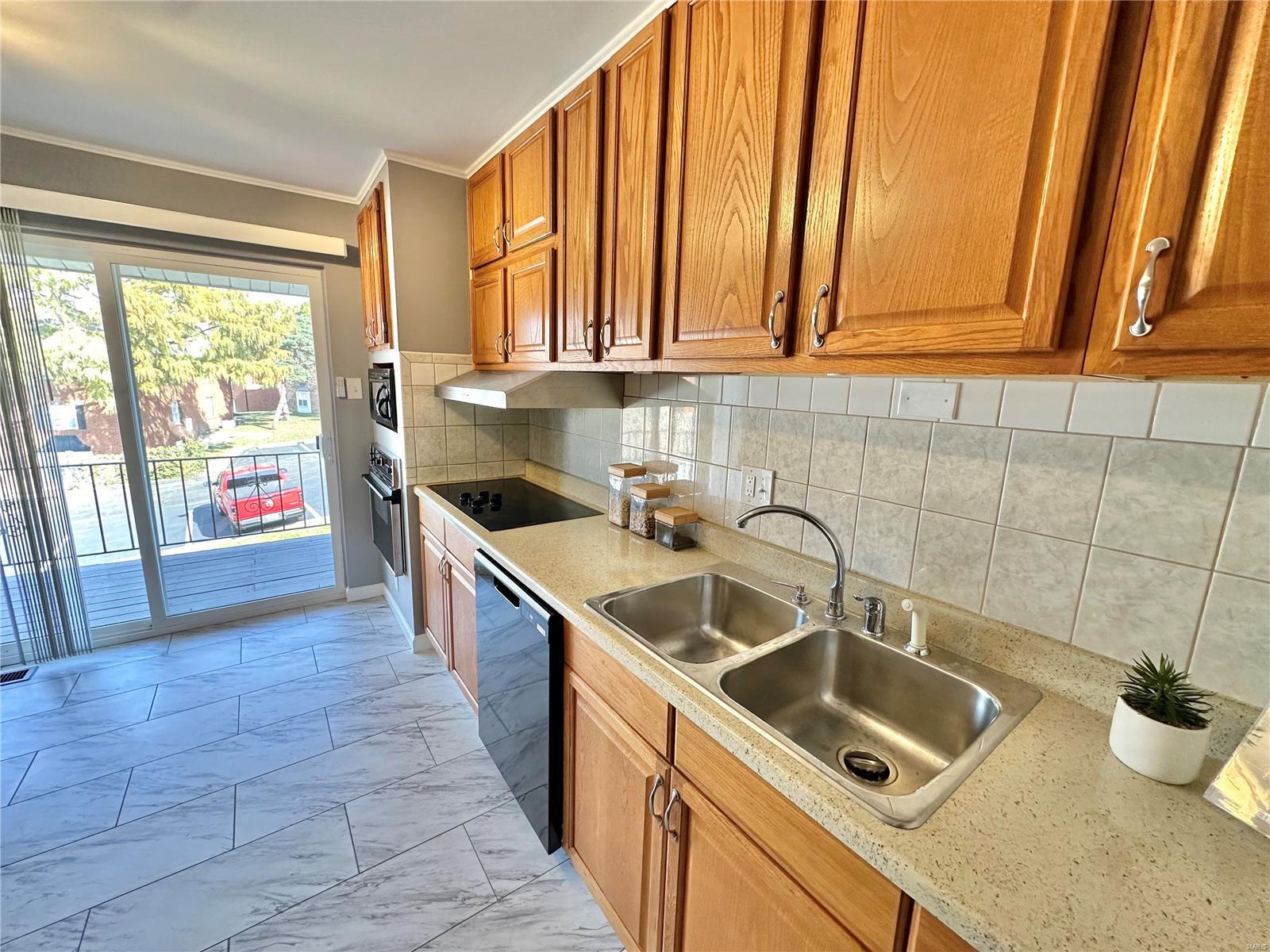 10379 Forest Brook Lane Unit: G