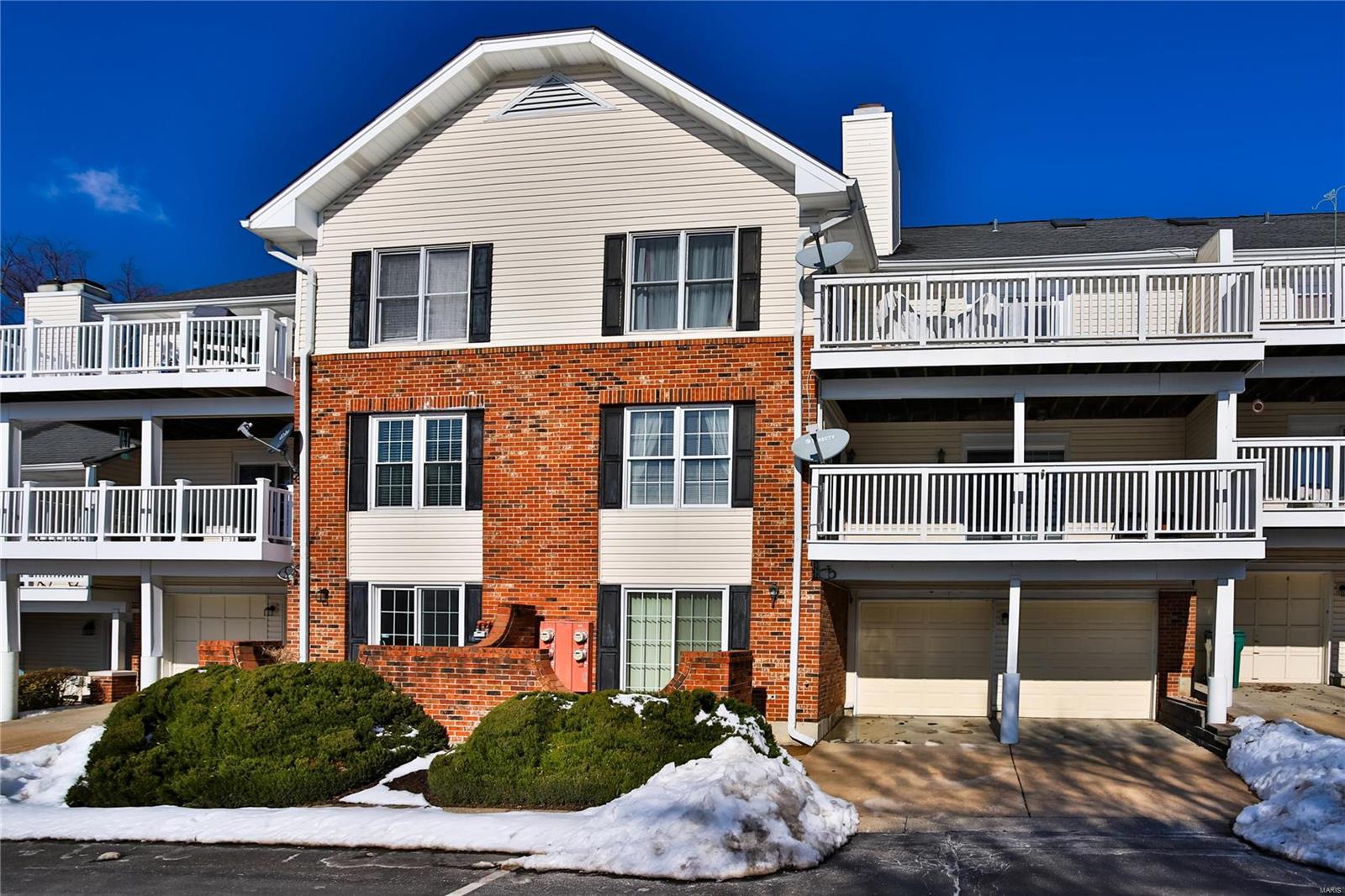 7372 Whitehall Colonial Lane