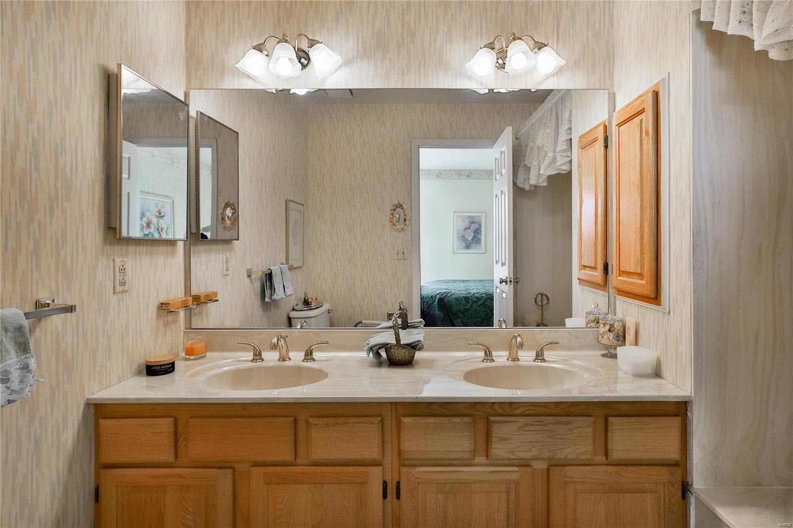 7372 Whitehall Colonial Lane