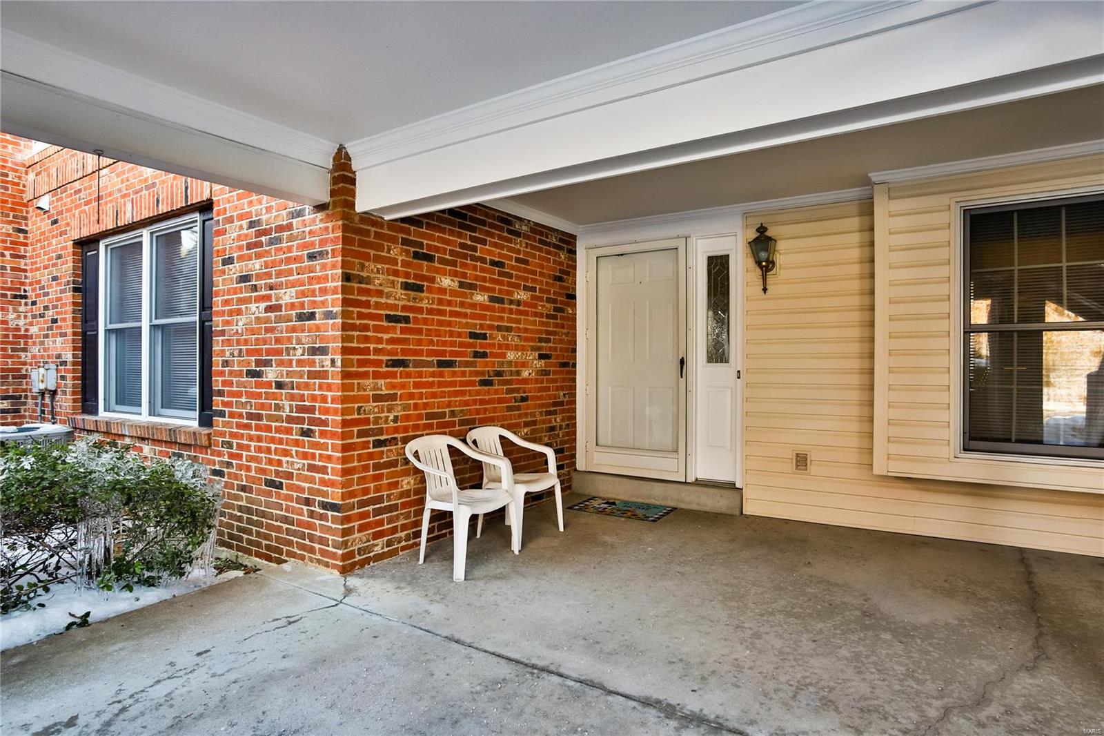 7372 Whitehall Colonial Lane