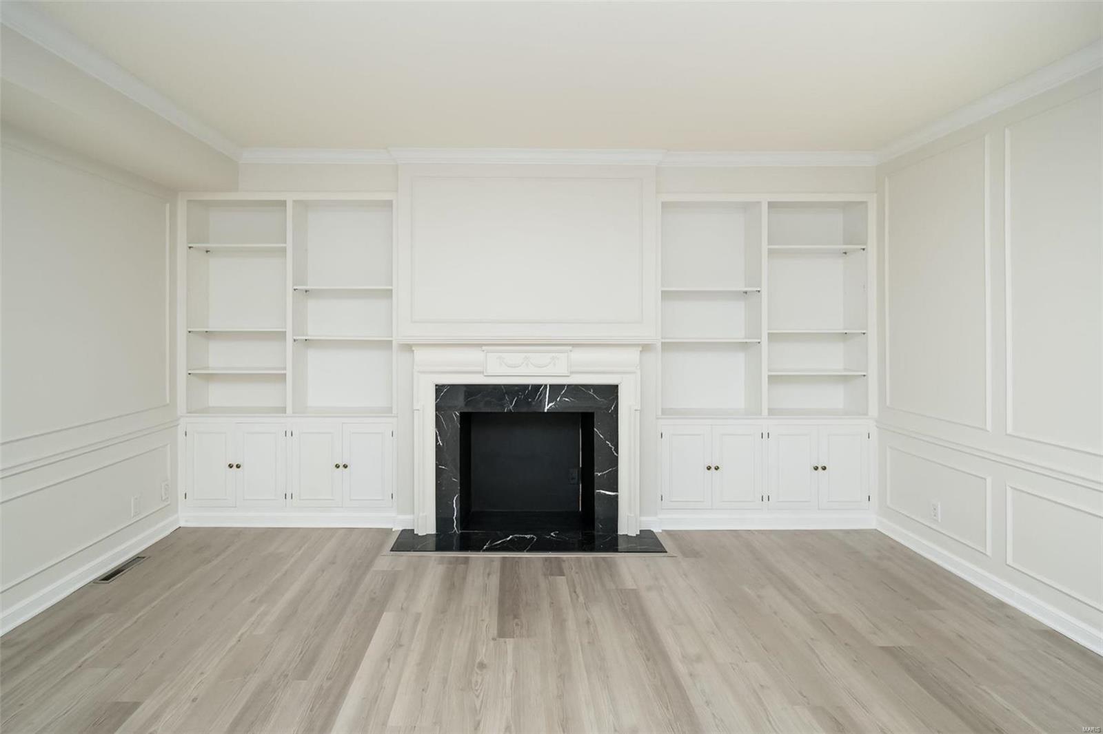 710 S Hanley Road Unit: 11D