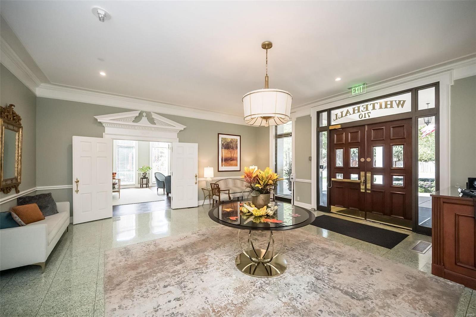 710 S Hanley Road Unit: 11D