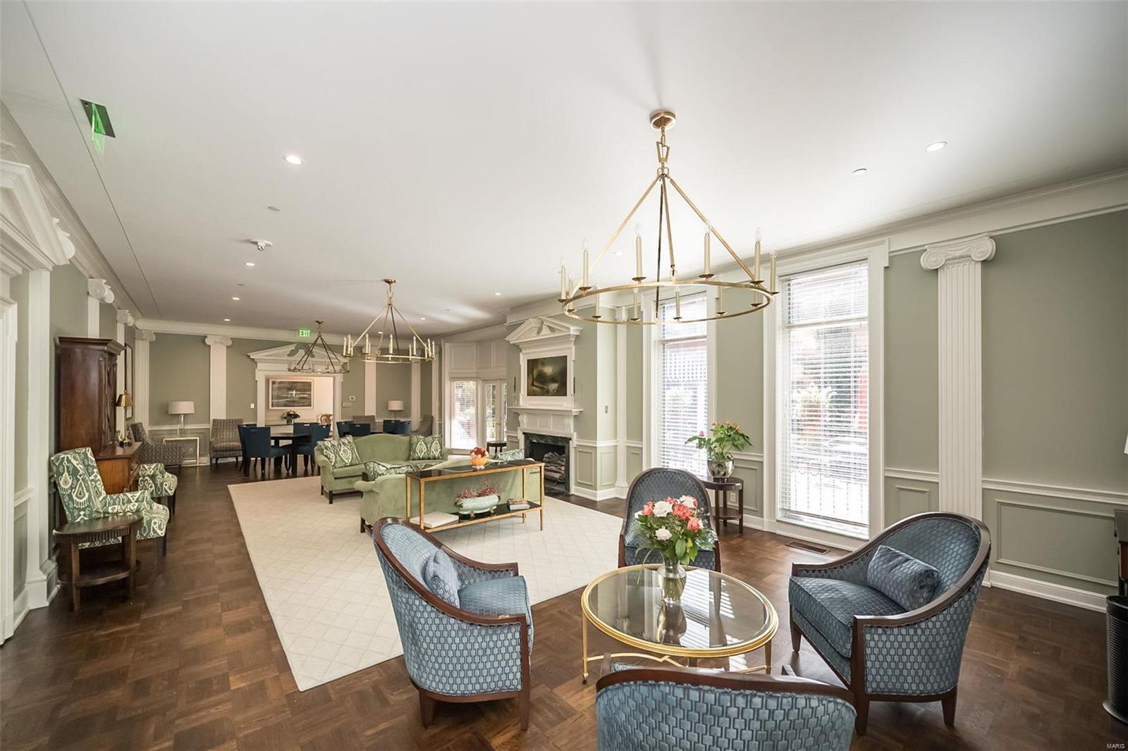 710 S Hanley Road Unit: 11D