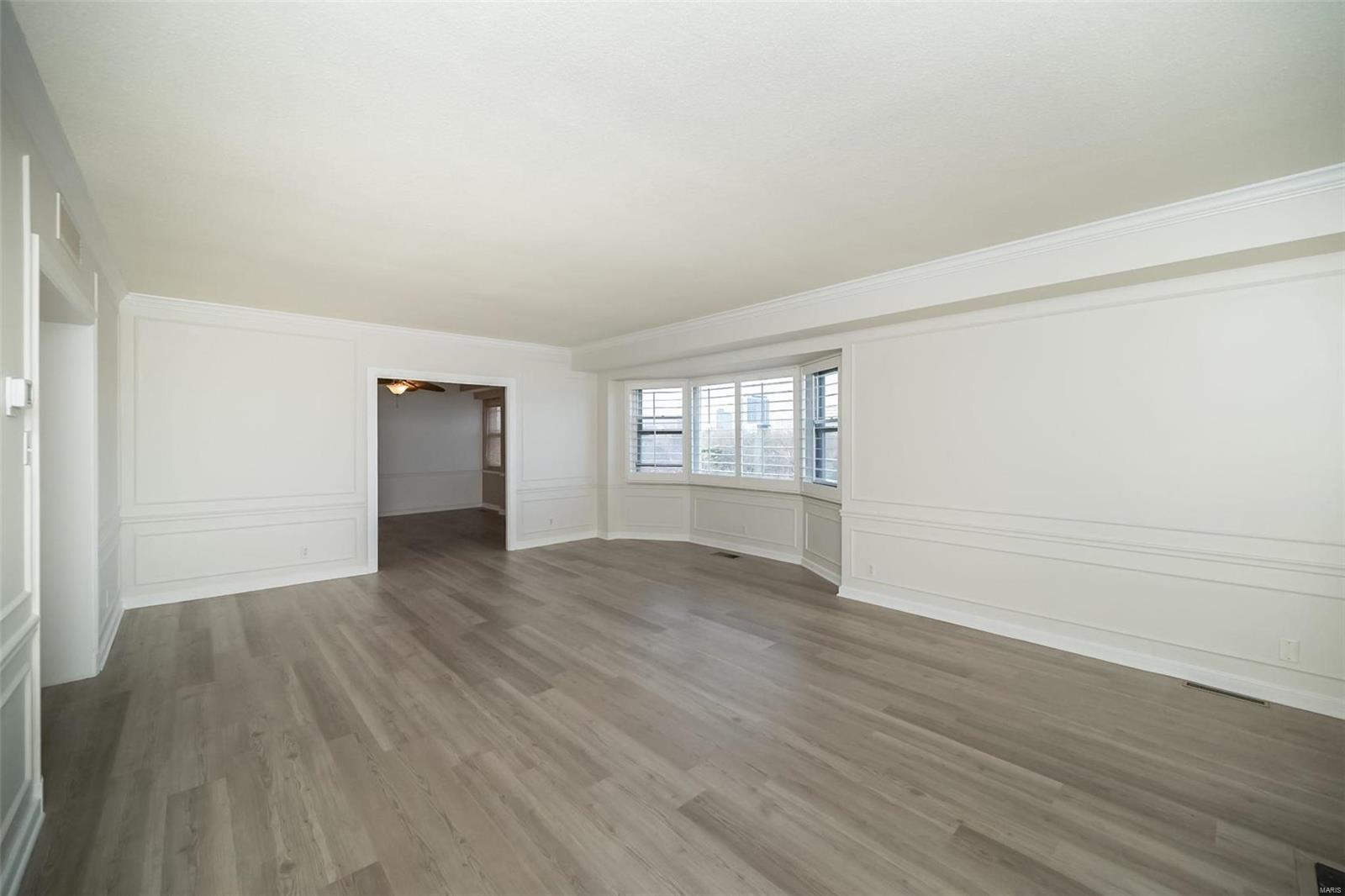 710 S Hanley Road Unit: 11D