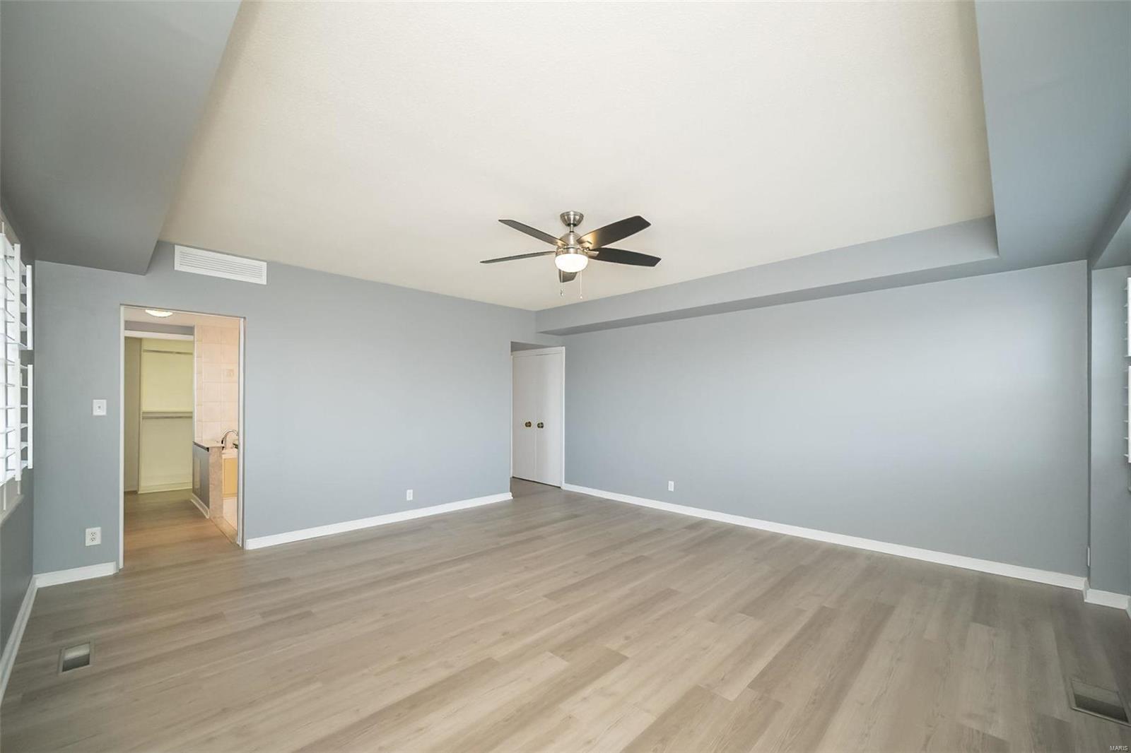 710 S Hanley Road Unit: 11D