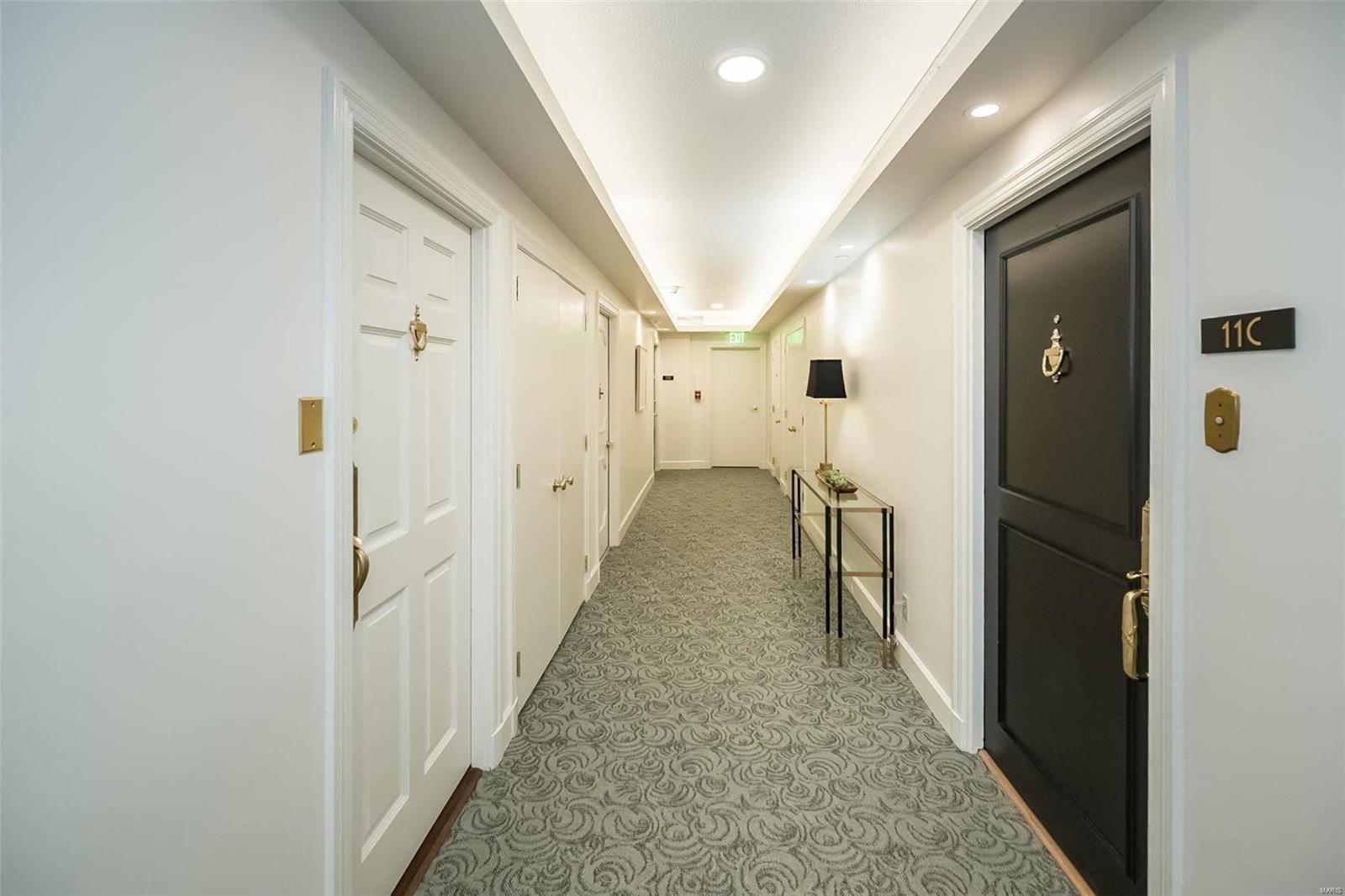 710 S Hanley Road Unit: 11D