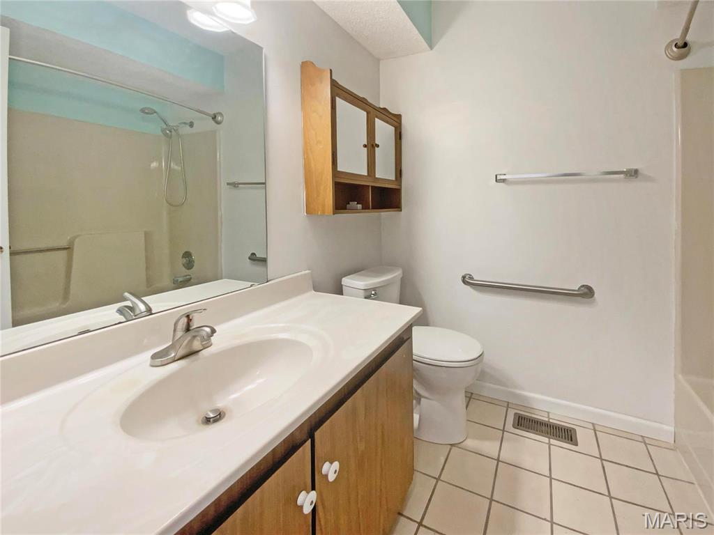 2524 Tanglewood Drive