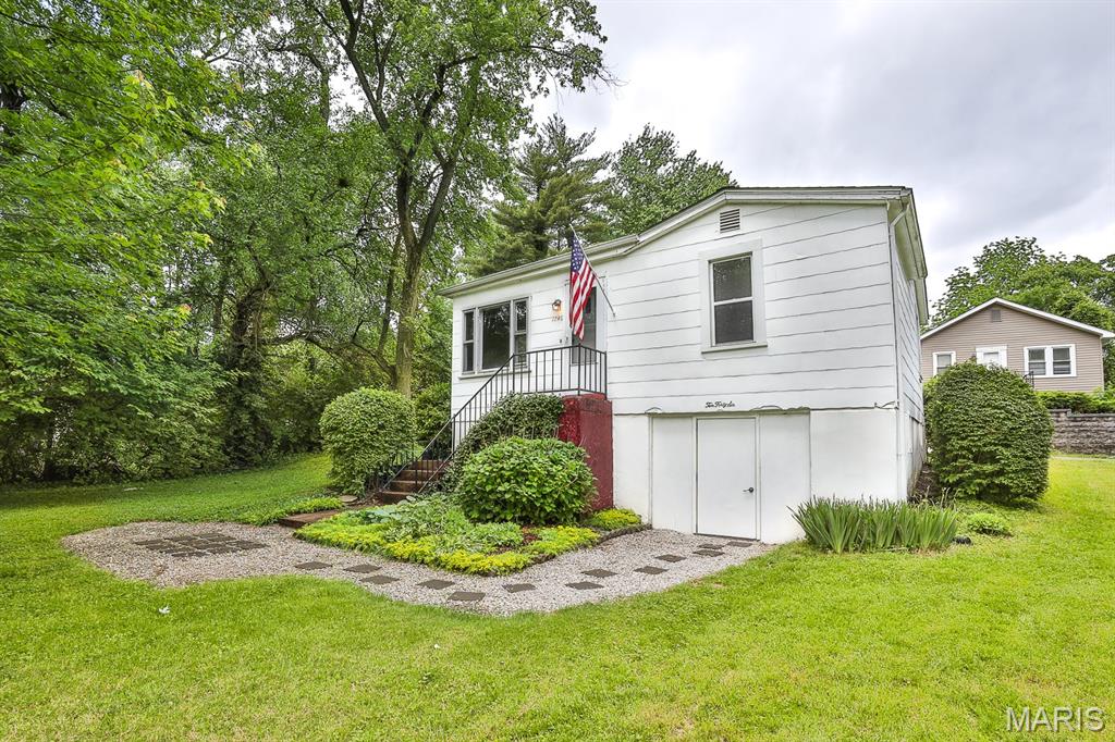 1046 Marshall Avenue