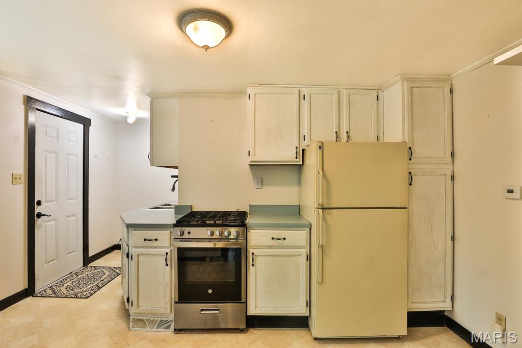 1046 Marshall Avenue