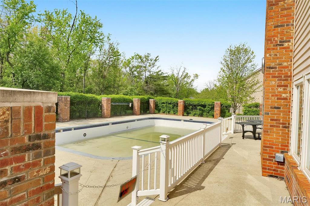 1316 Holgate Drive Unit: G5