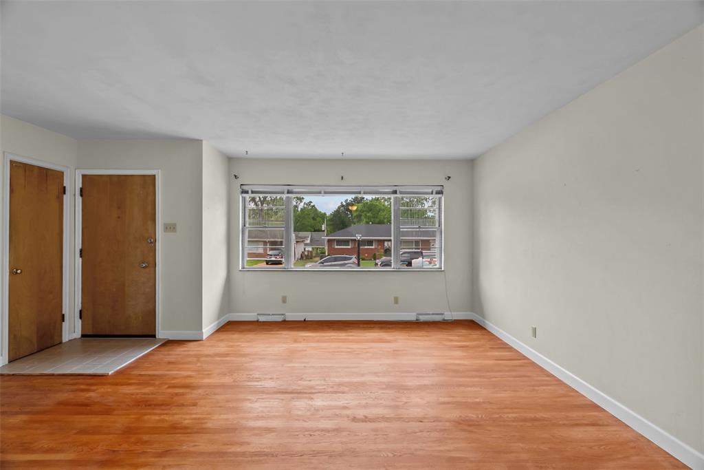 8606 Villa Crest Drive