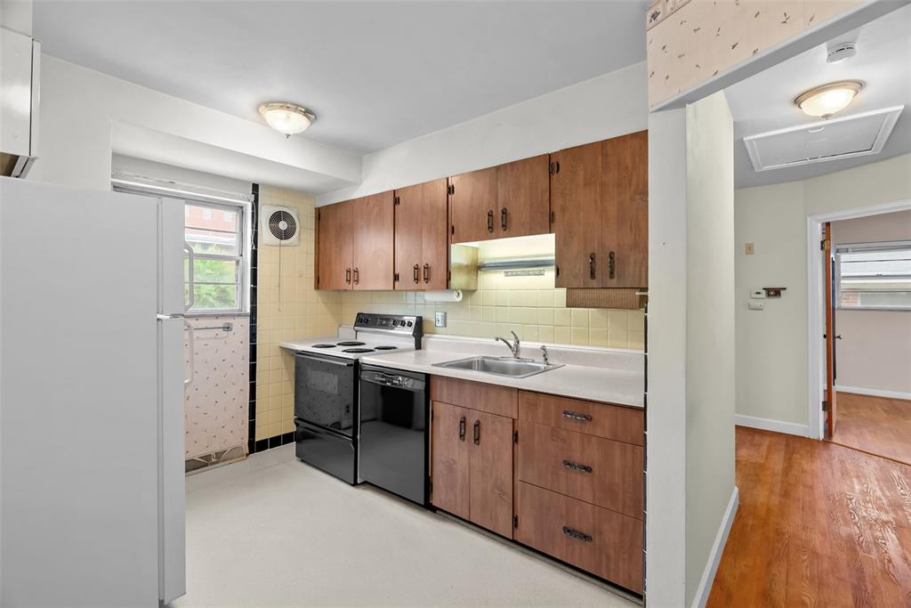 8606 Villa Crest Drive