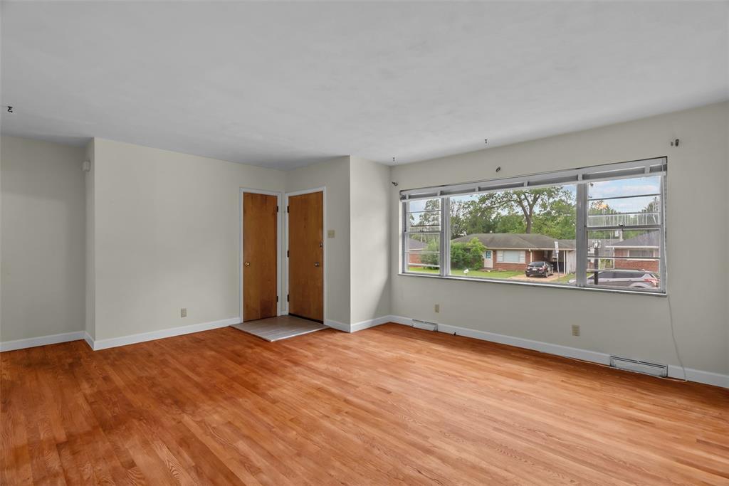 8606 Villa Crest Drive