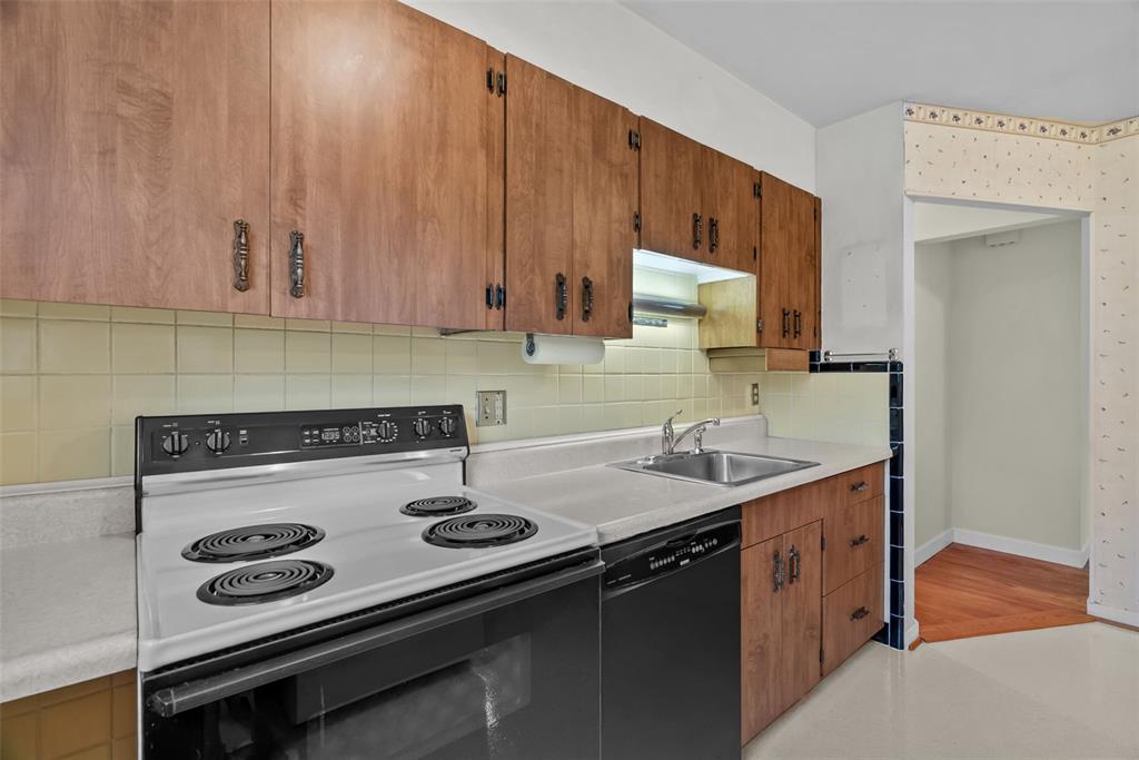 8606 Villa Crest Drive