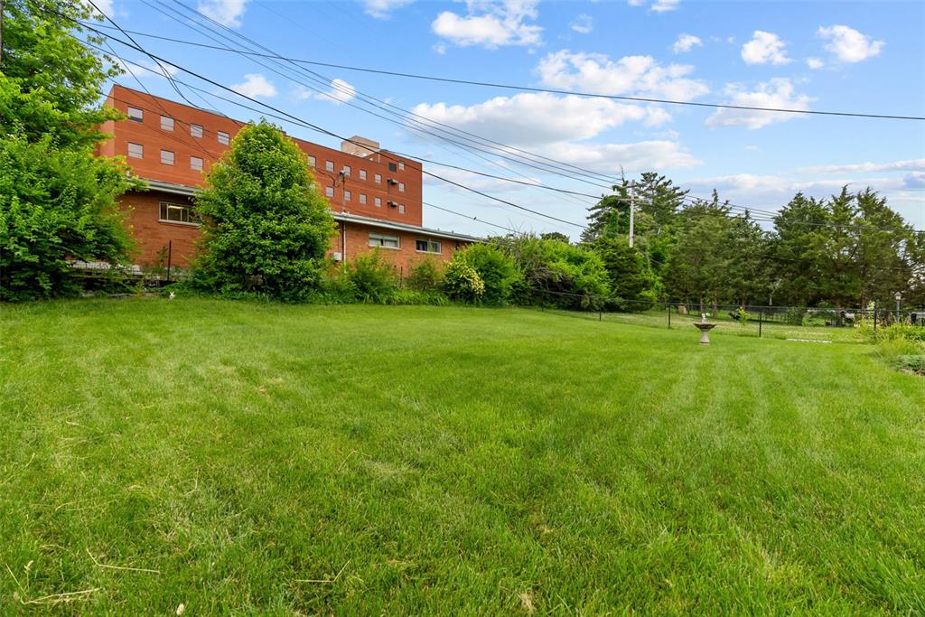 8606 Villa Crest Drive