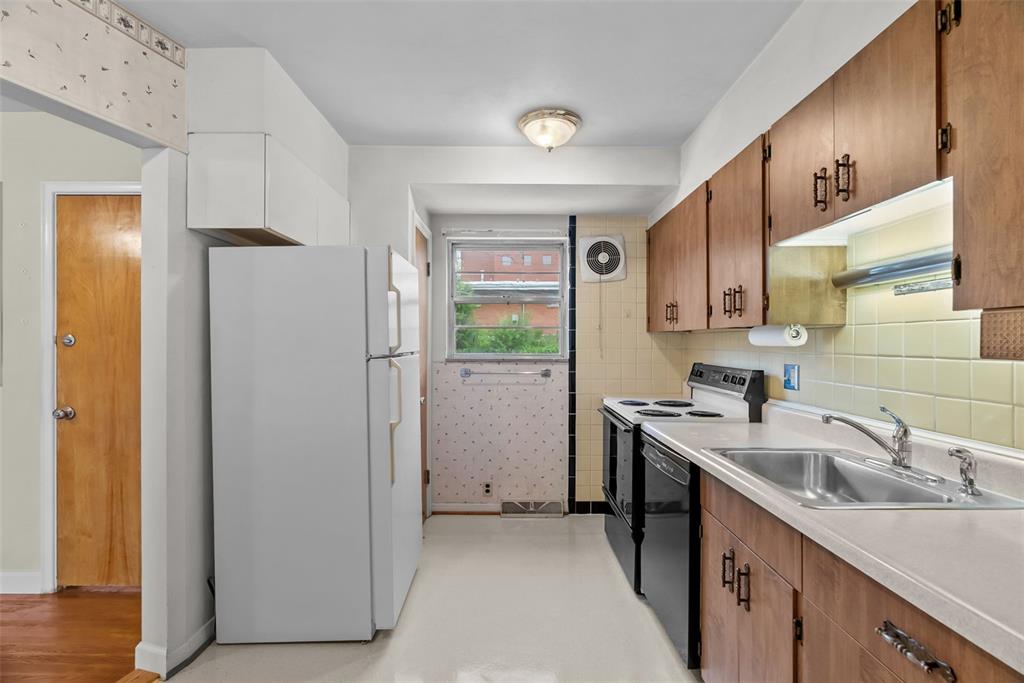 8606 Villa Crest Drive