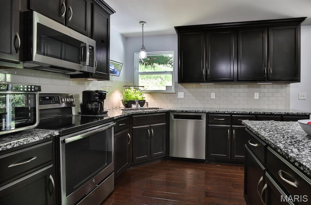 3375 Amber Heights Lane