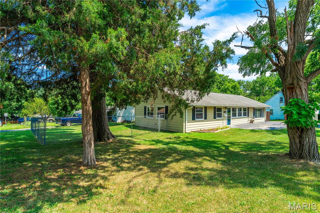 8120 S Laclede Station Road