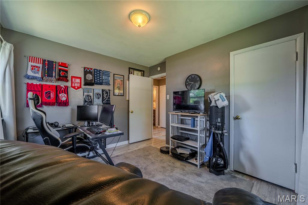 8120 S Laclede Station Road