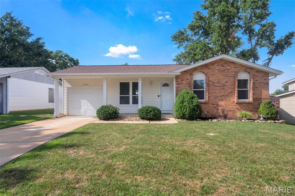 1223 Kings Trail Lane