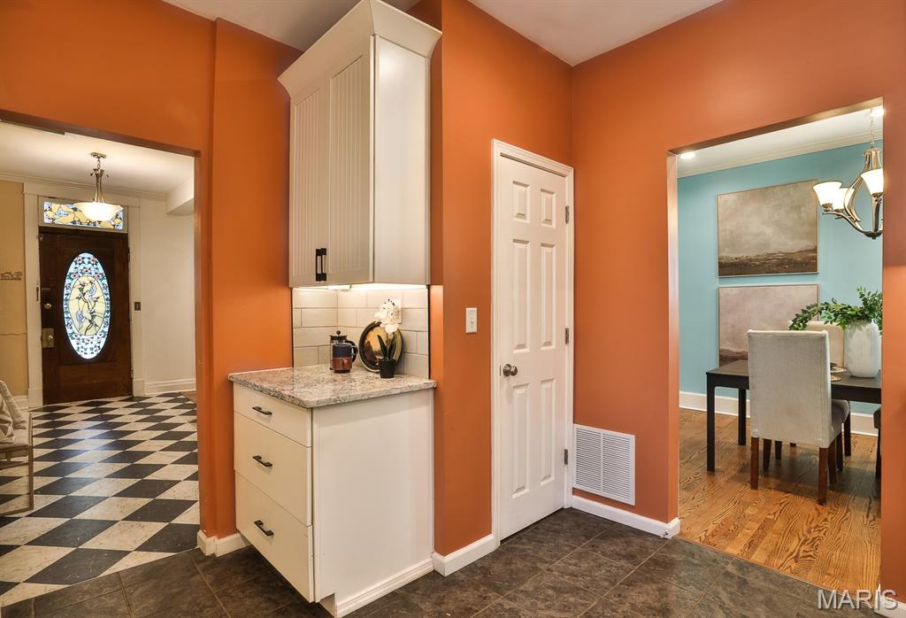 1425 Silverton Place