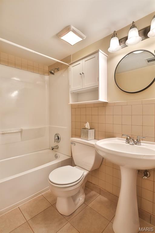 2800 Blackforest Drive Unit: C