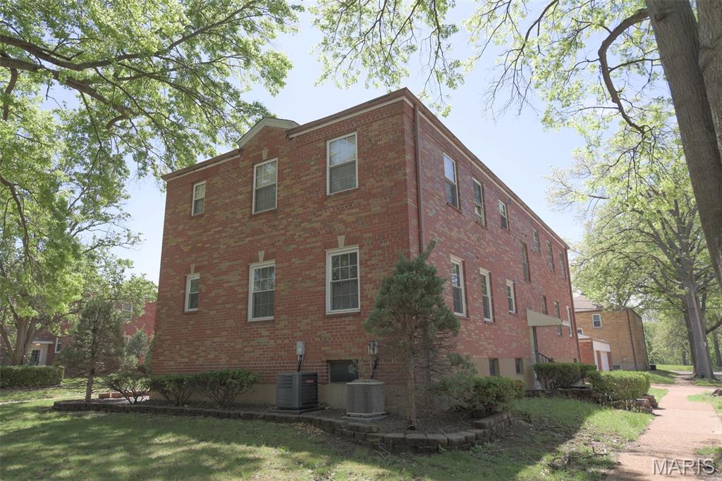 5876 Sunshine Drive Unit: 111 (1N)