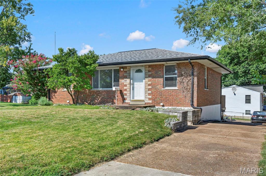9835 Ione Lane