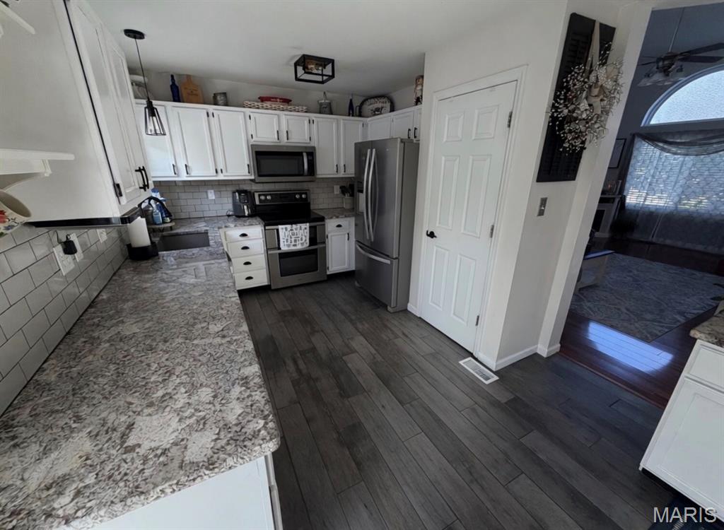3089 Valley Oaks Drive
