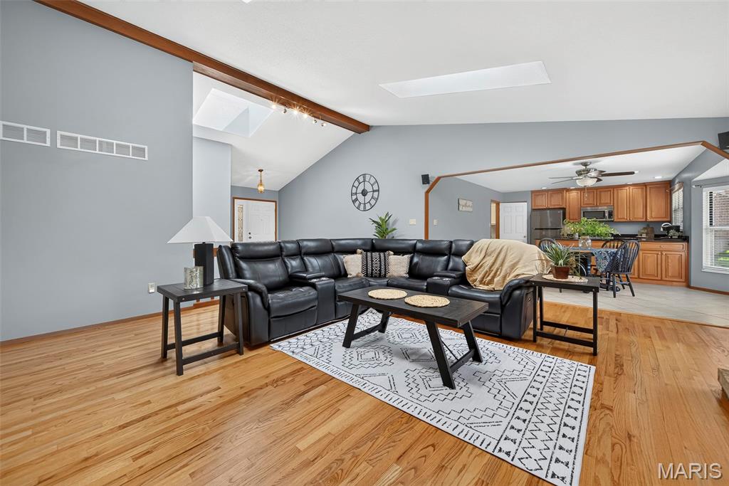 1122 Majestic Drive