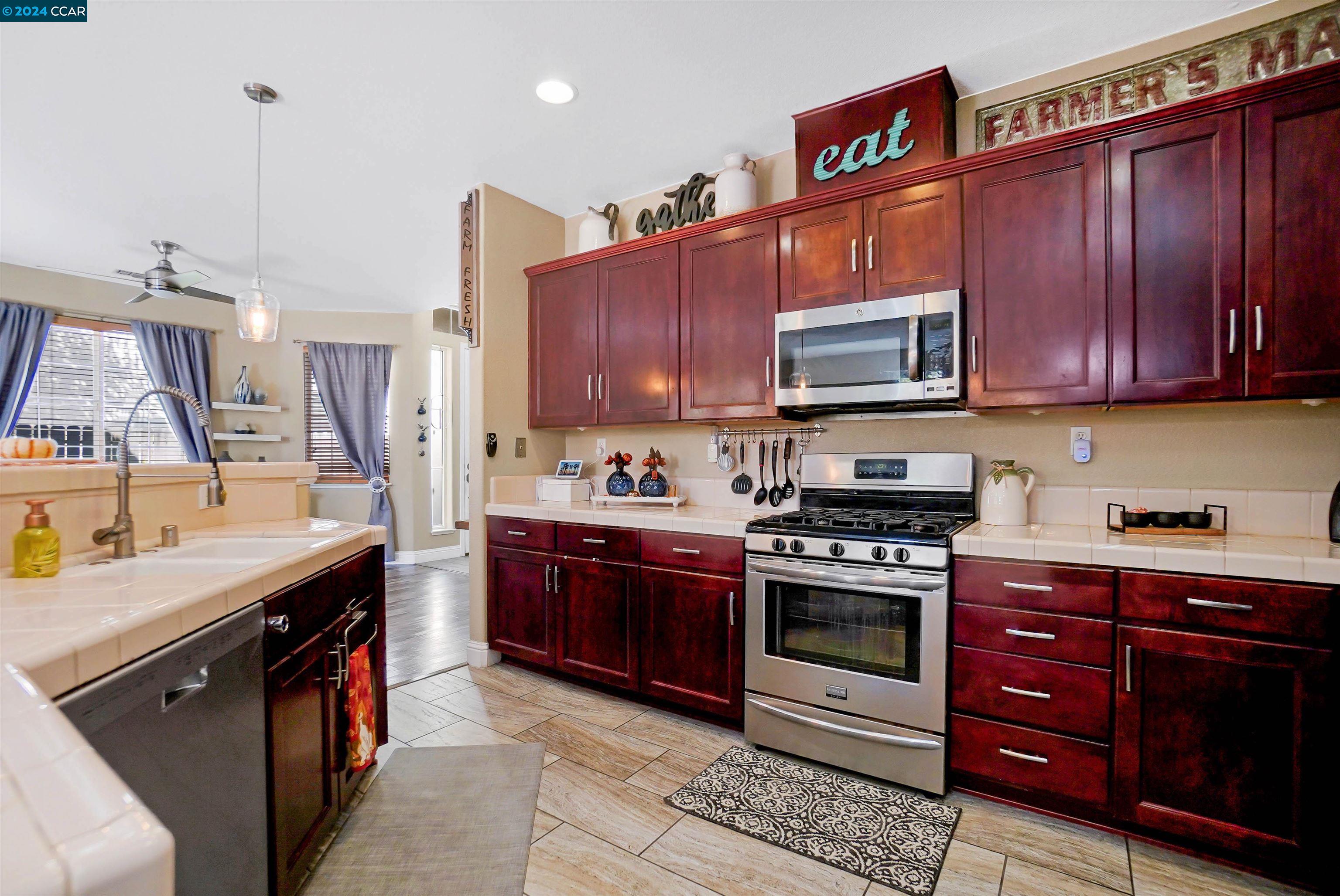 36 Grand Canyon Cir