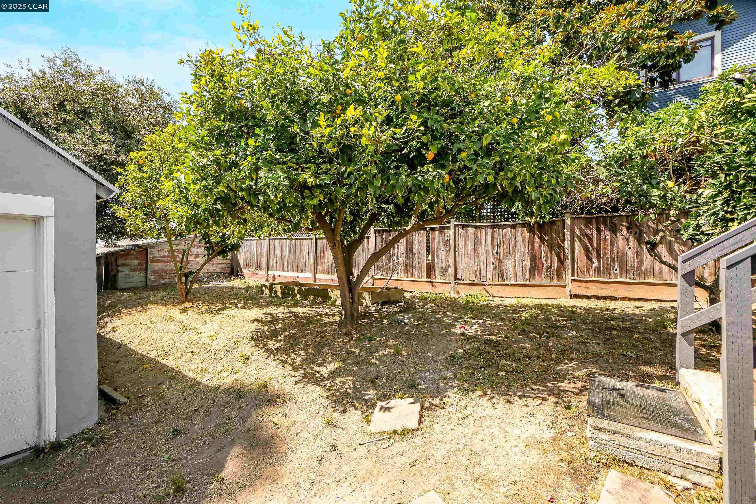 2501 Scenic Ave
