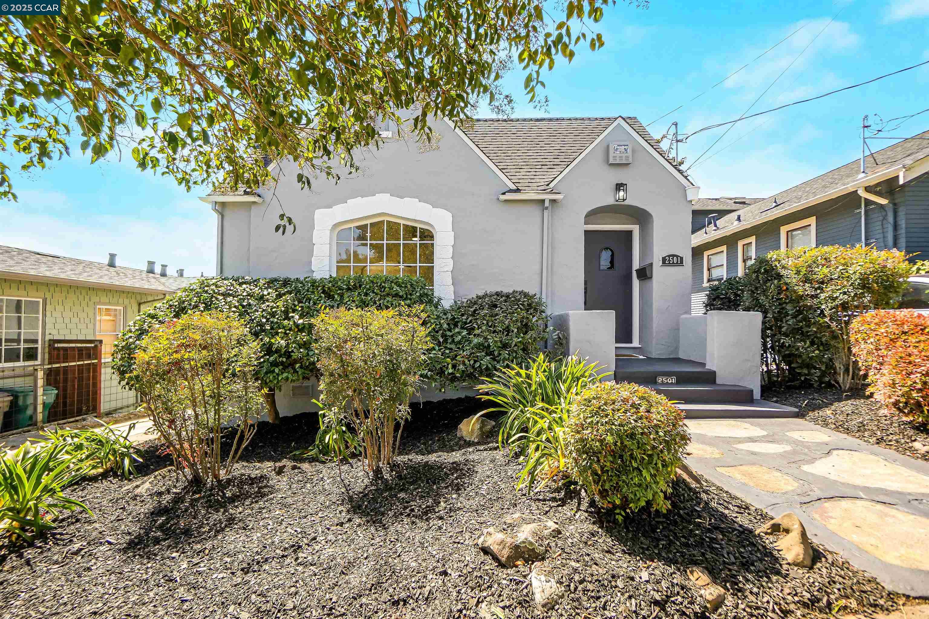 2501 Scenic Ave