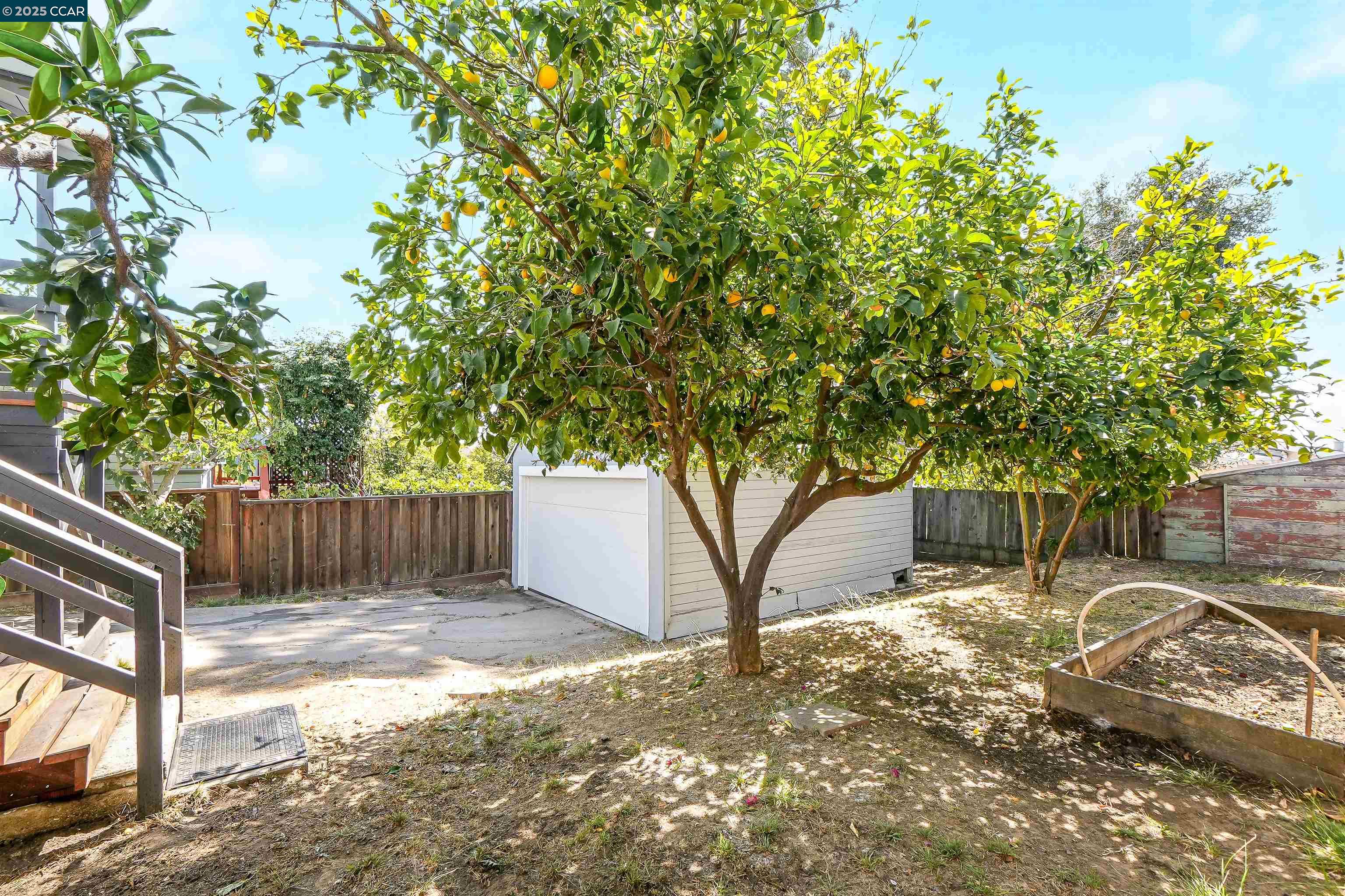 2501 Scenic Ave