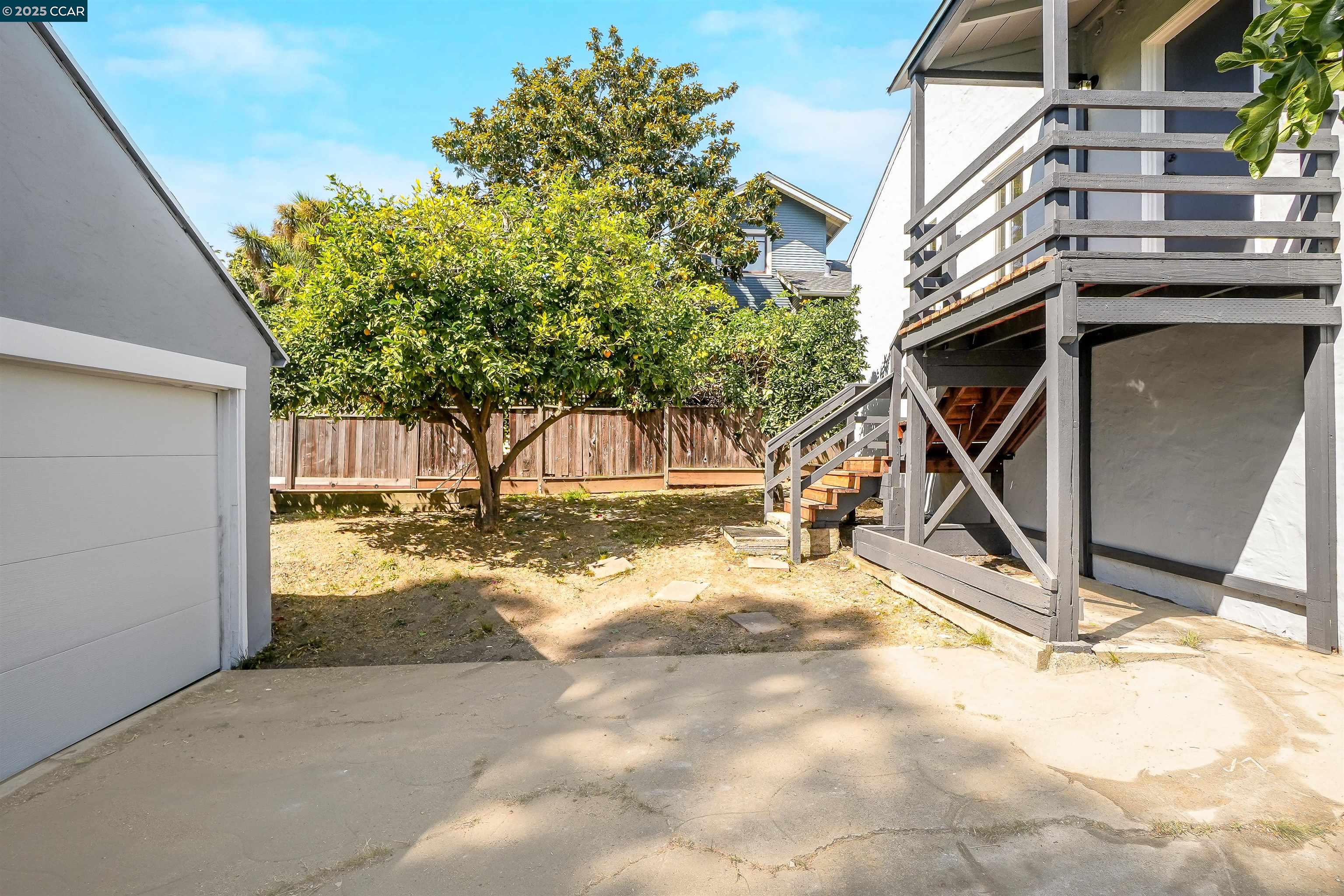 2501 Scenic Ave