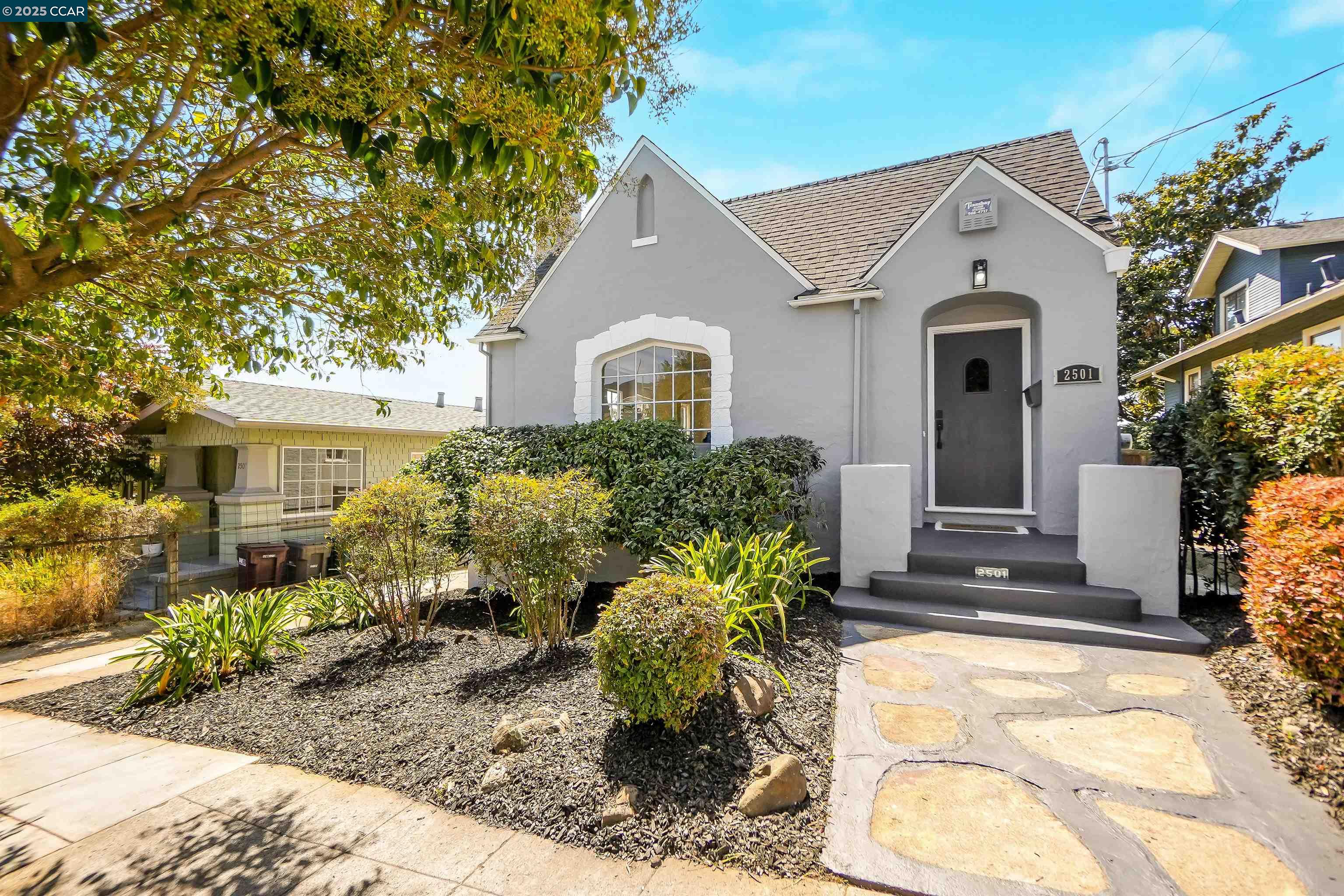 2501 Scenic Ave