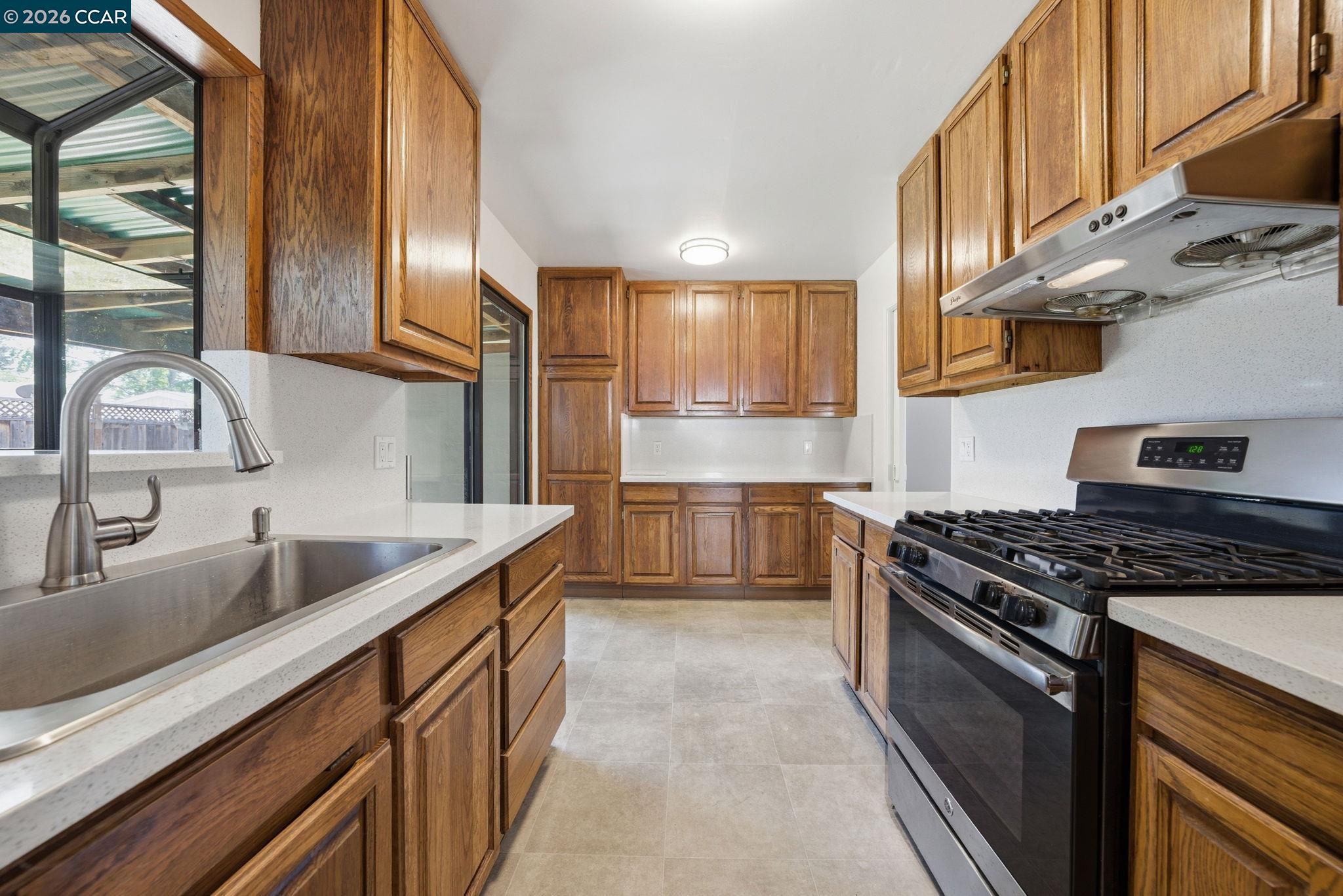 1930 Sunshine Dr