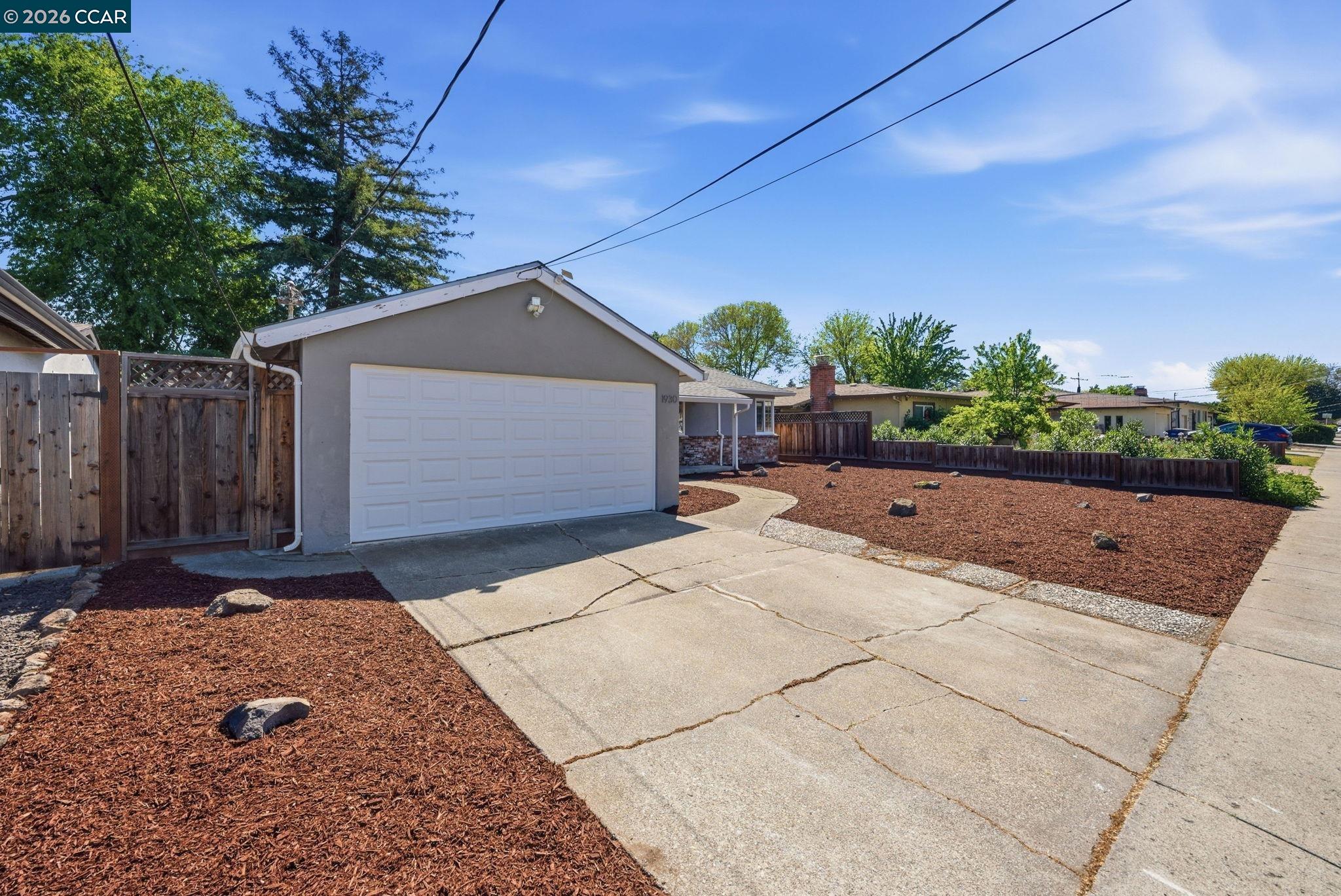 1930 Sunshine Dr